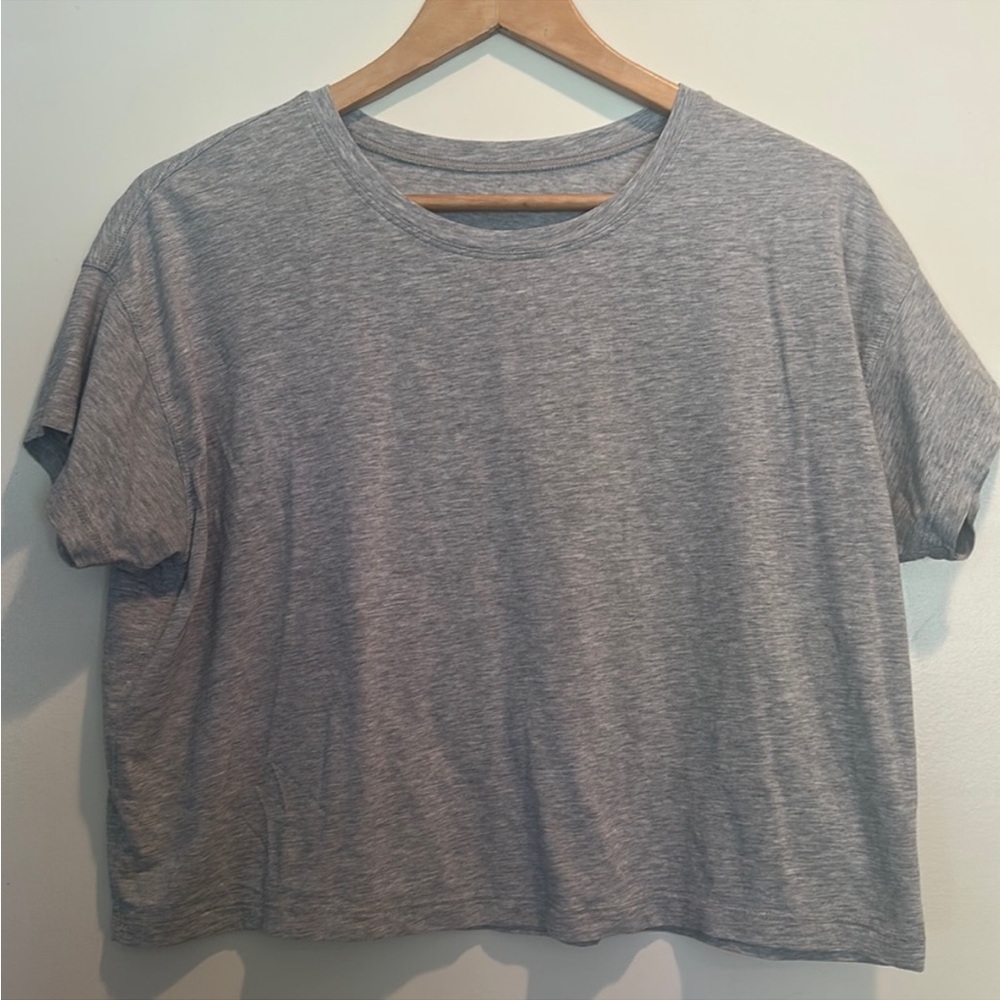 Lululemon crop top, short sleeves
